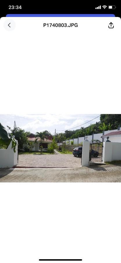 Hotel Ogumka, Self Catering , Beoliere, Mahe Victoria Exterior foto