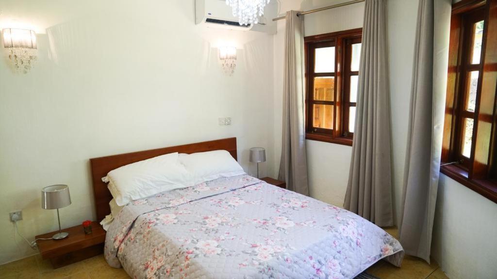 Hotel Ogumka, Self Catering , Beoliere, Mahe Victoria Exterior foto