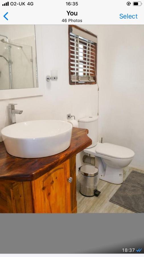 Hotel Ogumka, Self Catering , Beoliere, Mahe Victoria Exterior foto